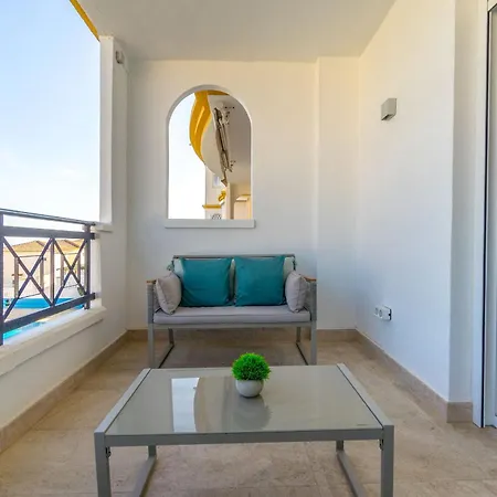 Perla By The Sea Apartment *