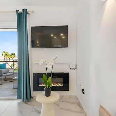 Perla By The Sea Apartment *