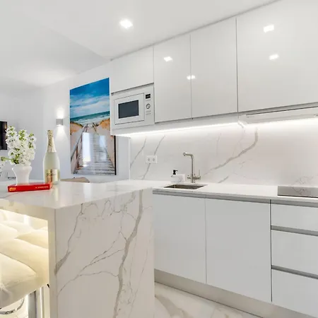 Perla By The Sea Apartment